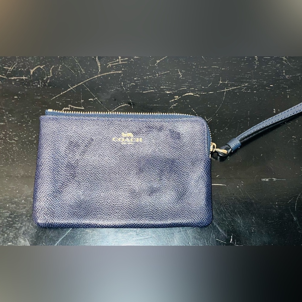 🚨Coach wristlet